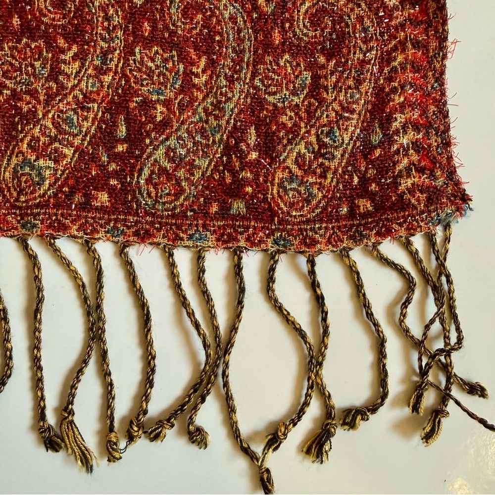 BINDYA 27” x 73” Metallic Thread Rust Gold Jaal Paisley
Reversible Shawl Wrap - Picture 10 of 16